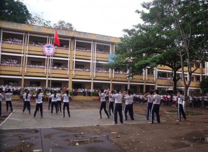 Bảng điểm thi thể dục sân trường